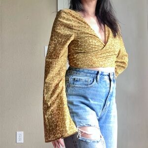 Wild Fable tie crop with bell sleeves